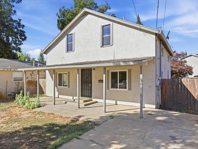 430 Robinson Ave