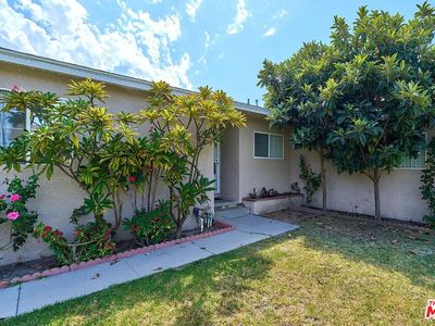 1436 W Valencia Dr