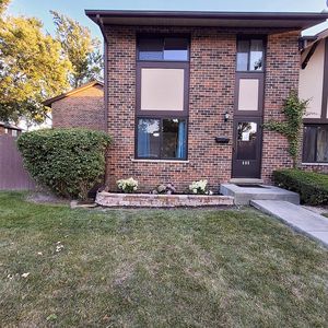Property at 18W085 14th St, Villa Park, IL