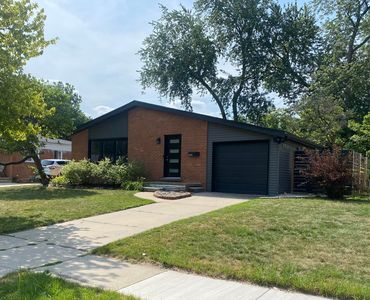 926 Woodlawn Ave