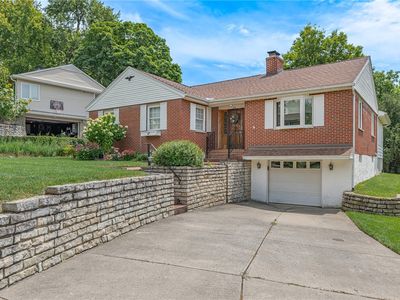 216 S Pelham Dr