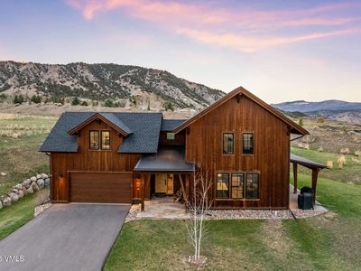 481 Hunters View Ln