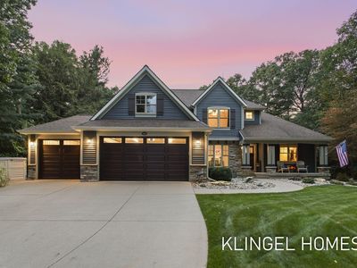 13823 Devonshire Ln