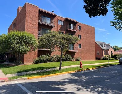 1302 E Washington St APT B1
