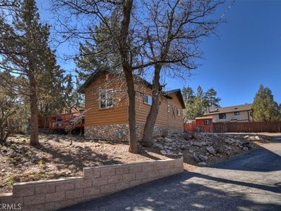 687 Villa Grove Ave