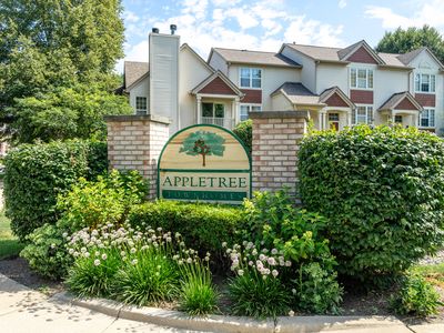 1645 Apple Tree Ln