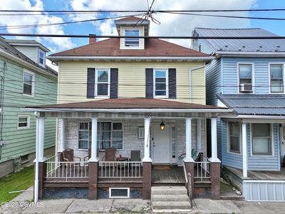 135 N 6th St