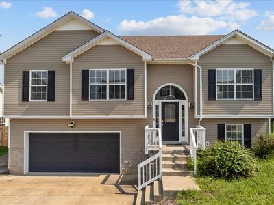 1613 Broad Cir
