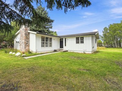 1041 Nelson Rd