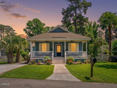 8 River Drive