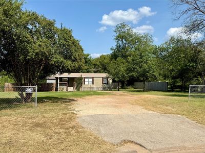 2001 Pecan St