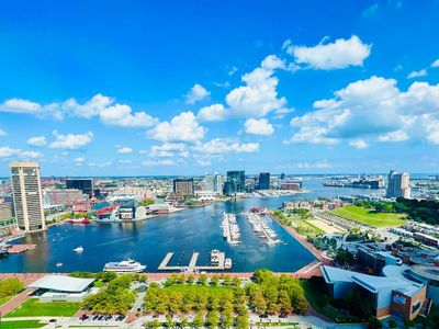 10 E Lee St UNIT 2707