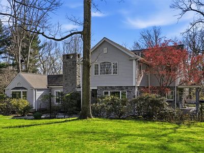 100 Forest Dr