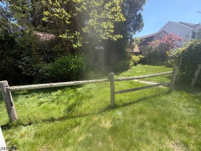 11 Knoll Rd