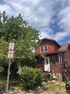 852 Paulison Ave