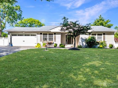 6 Wood Lake Dr