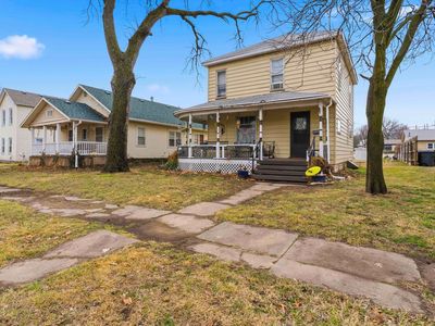 Property at 613 Ash St, Wamego, KS