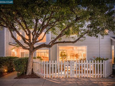 619 Commodore Dr