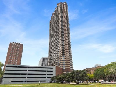 3660 N Lake Shore Dr APT 507