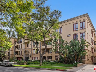 411 N Oakhurst Dr Unit 305