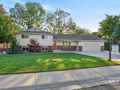2879 S Chieftain Way