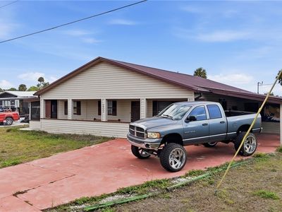 2405 Zoysia Ln