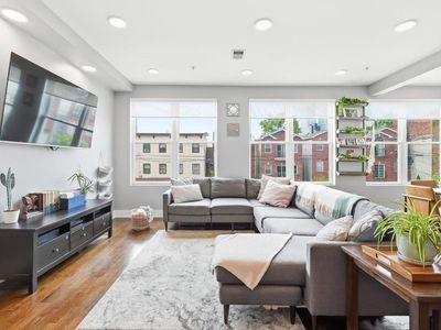 50 Laidlaw Ave APT 2