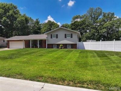 5 Brookdale Dr