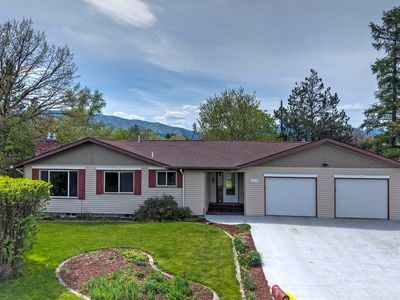 924 Gladis Dr