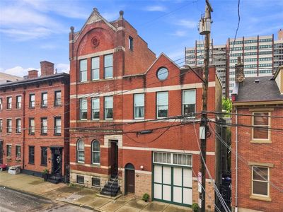 607 Lockhart St