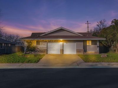 5727-5725 Woodleigh Dr