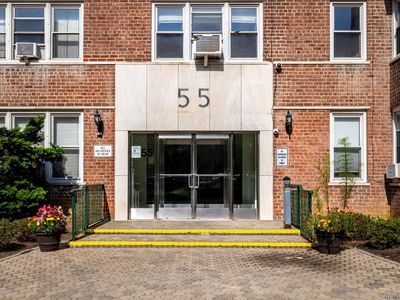 Property at 55 Knolls Crescent #4E, Bronx, NY