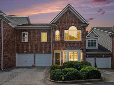 5004 Lexington Dr