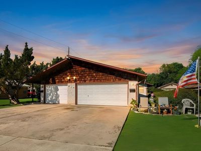 818 Lois St