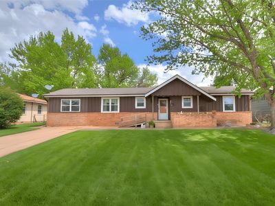 816 Hillcrest Dr