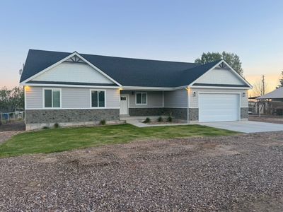 1936 E 8650th Ln N