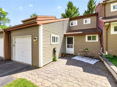 Property at 25 Mayapple Ln, West Henrietta, NY
