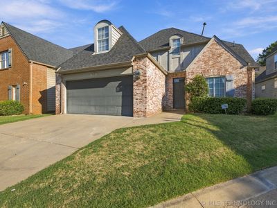 3005 E 90th Pl