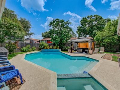 11311 Chevy Chase Dr