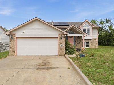 1942 S Chateau St