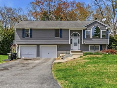 Property at 19 Fairfield Dr, Dudley, MA