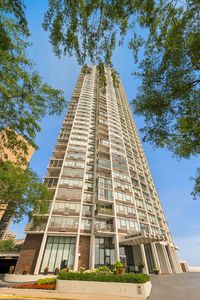 940 W Glenlake Ave Unit 27A