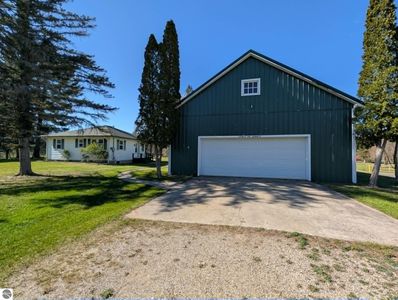 200 W 1st St