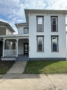 325 W Main St