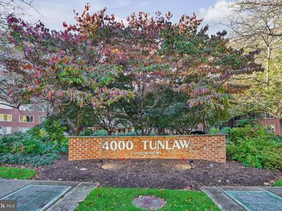 4000 Tunlaw Rd NW APT 220