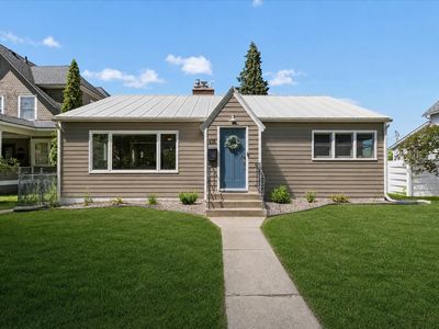 836 3rd Ave W