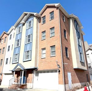 620 38th St APT 604