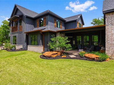 215 Woodforest Ln