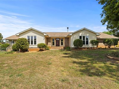 1011 Sierra Dr