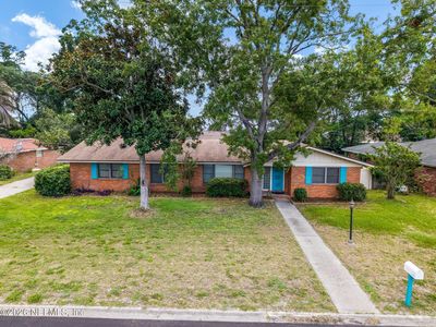 7307 MAPLE TREE Drive